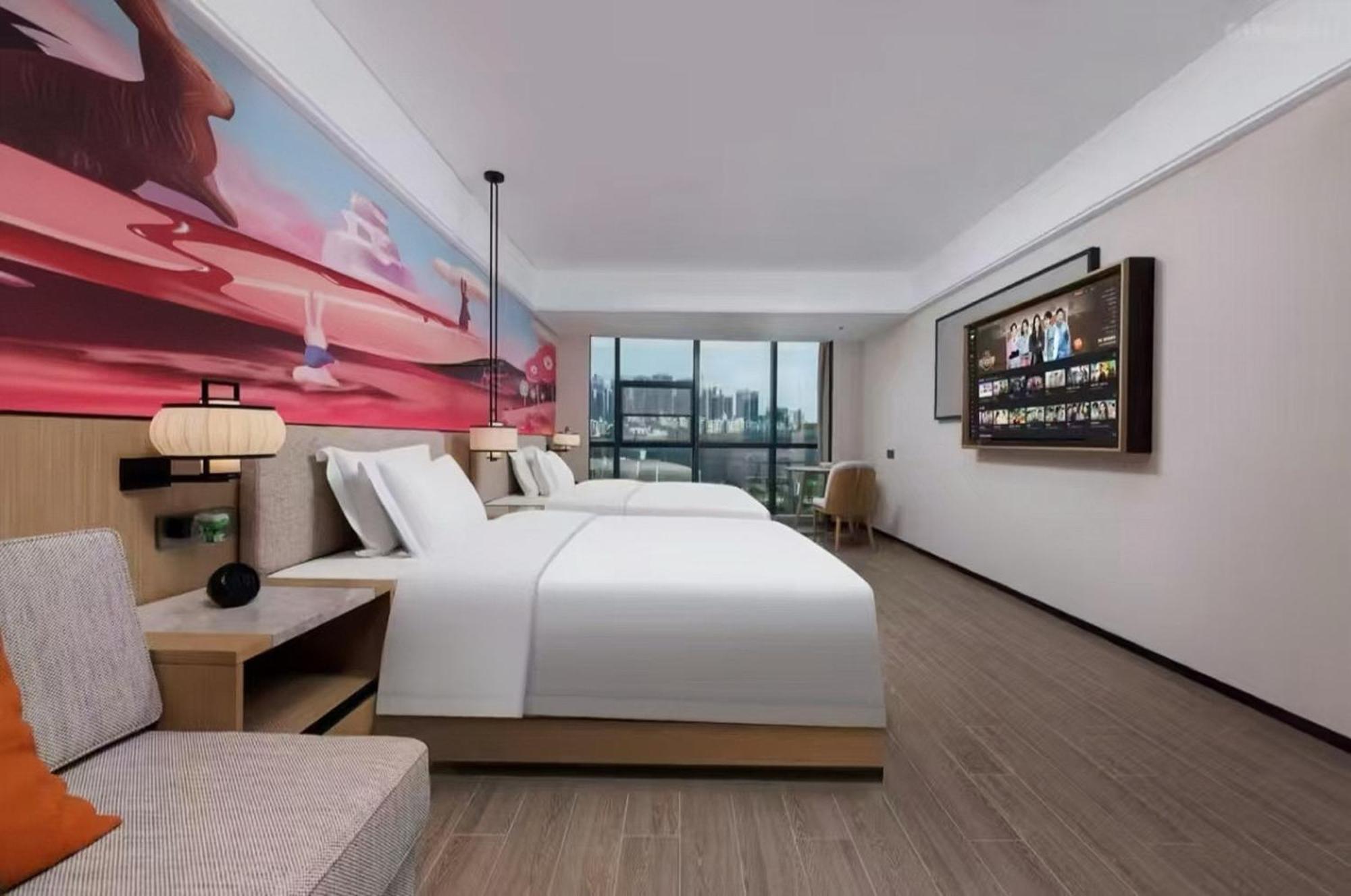 Mehood Lestie International Hotel Nancun Wanbo Metro Station Branch - Free Shuttle Bus To Canton Fair Complex During Canton Fair Period & Free Breakfast & Free Afternoon Tea & Free Midnight Snack & Free Vpn Internet Access Экстерьер фото