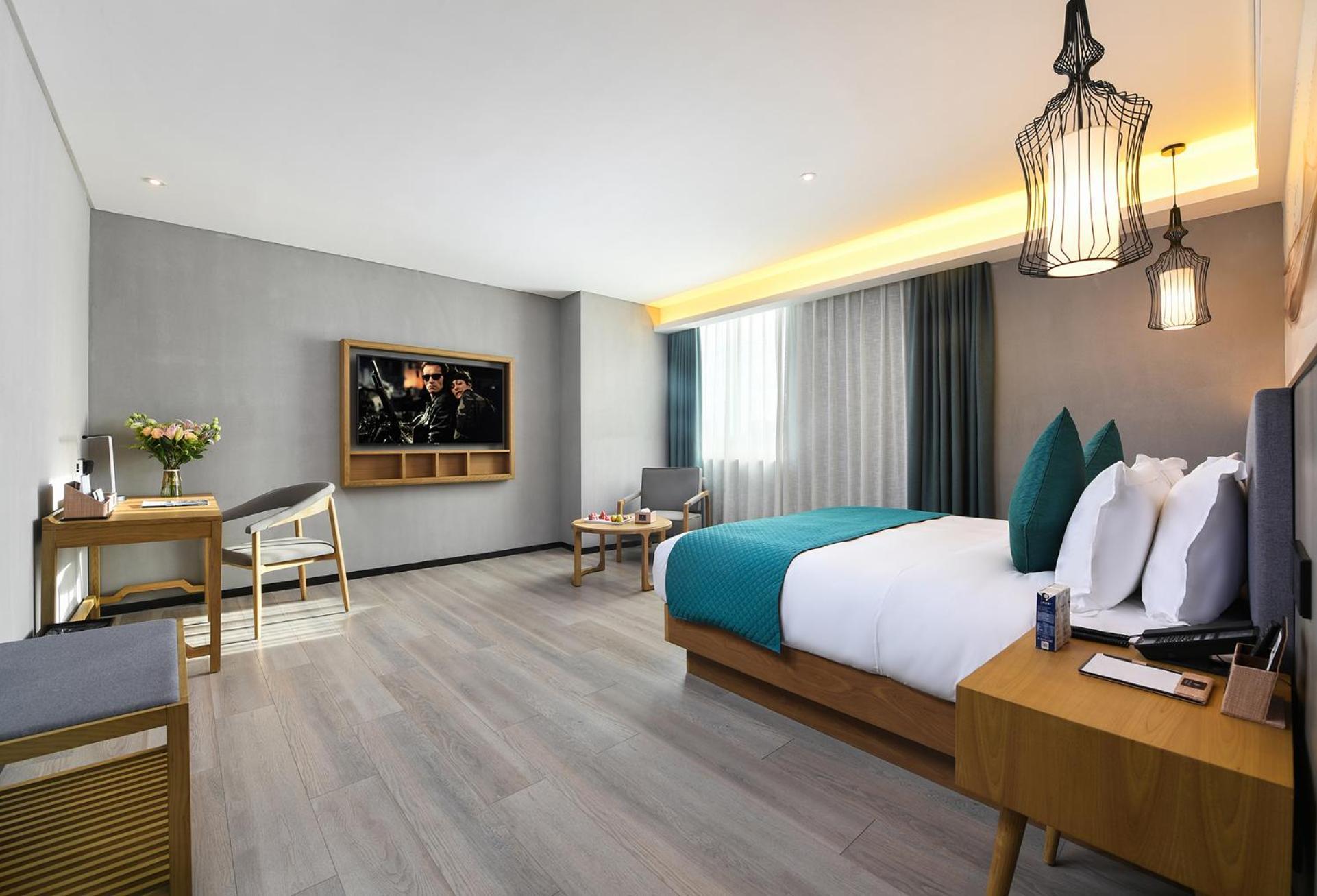 Mehood Lestie International Hotel Nancun Wanbo Metro Station Branch - Free Shuttle Bus To Canton Fair Complex During Canton Fair Period & Free Breakfast & Free Afternoon Tea & Free Midnight Snack & Free Vpn Internet Access Экстерьер фото