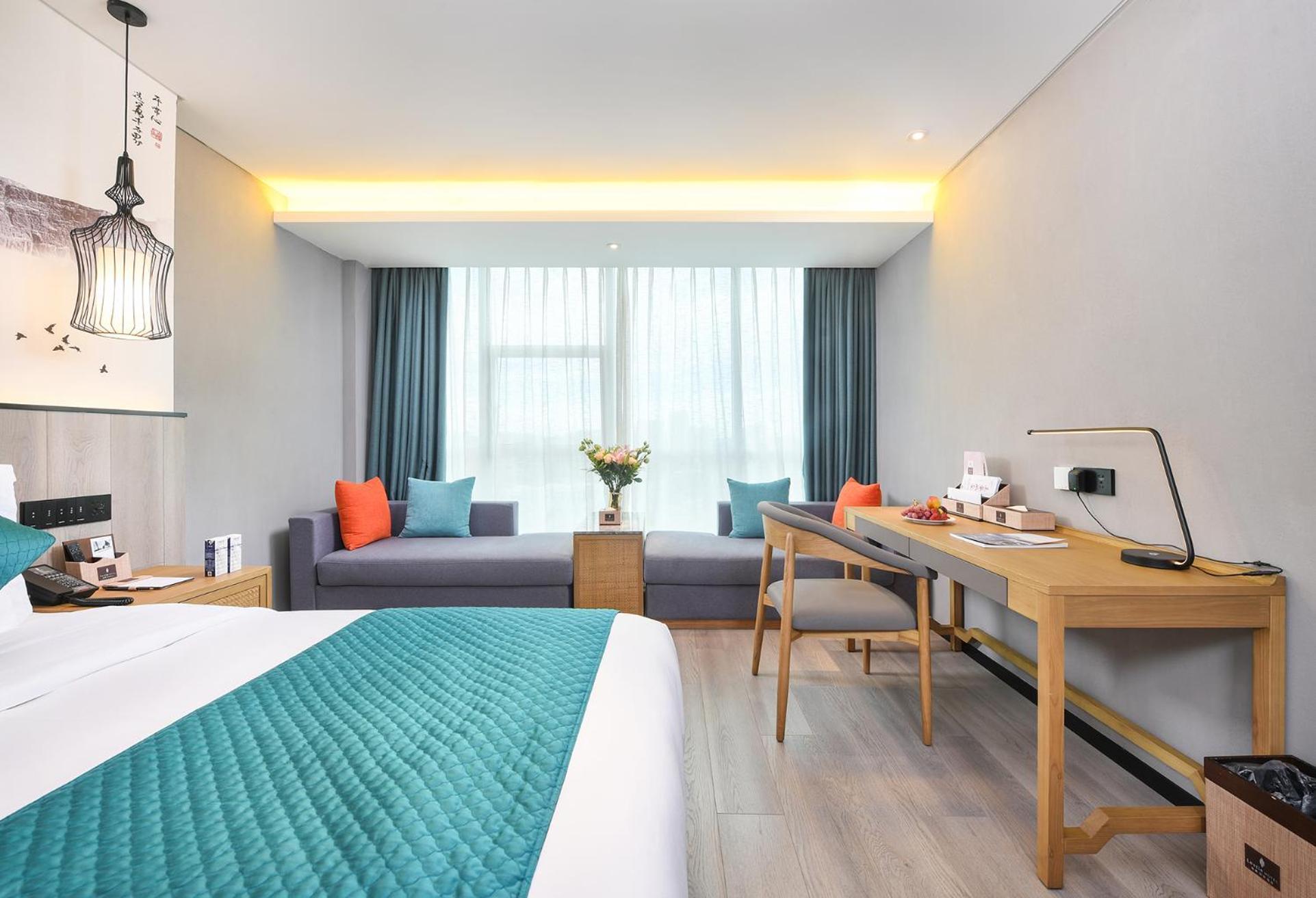 Mehood Lestie International Hotel Nancun Wanbo Metro Station Branch - Free Shuttle Bus To Canton Fair Complex During Canton Fair Period & Free Breakfast & Free Afternoon Tea & Free Midnight Snack & Free Vpn Internet Access Экстерьер фото