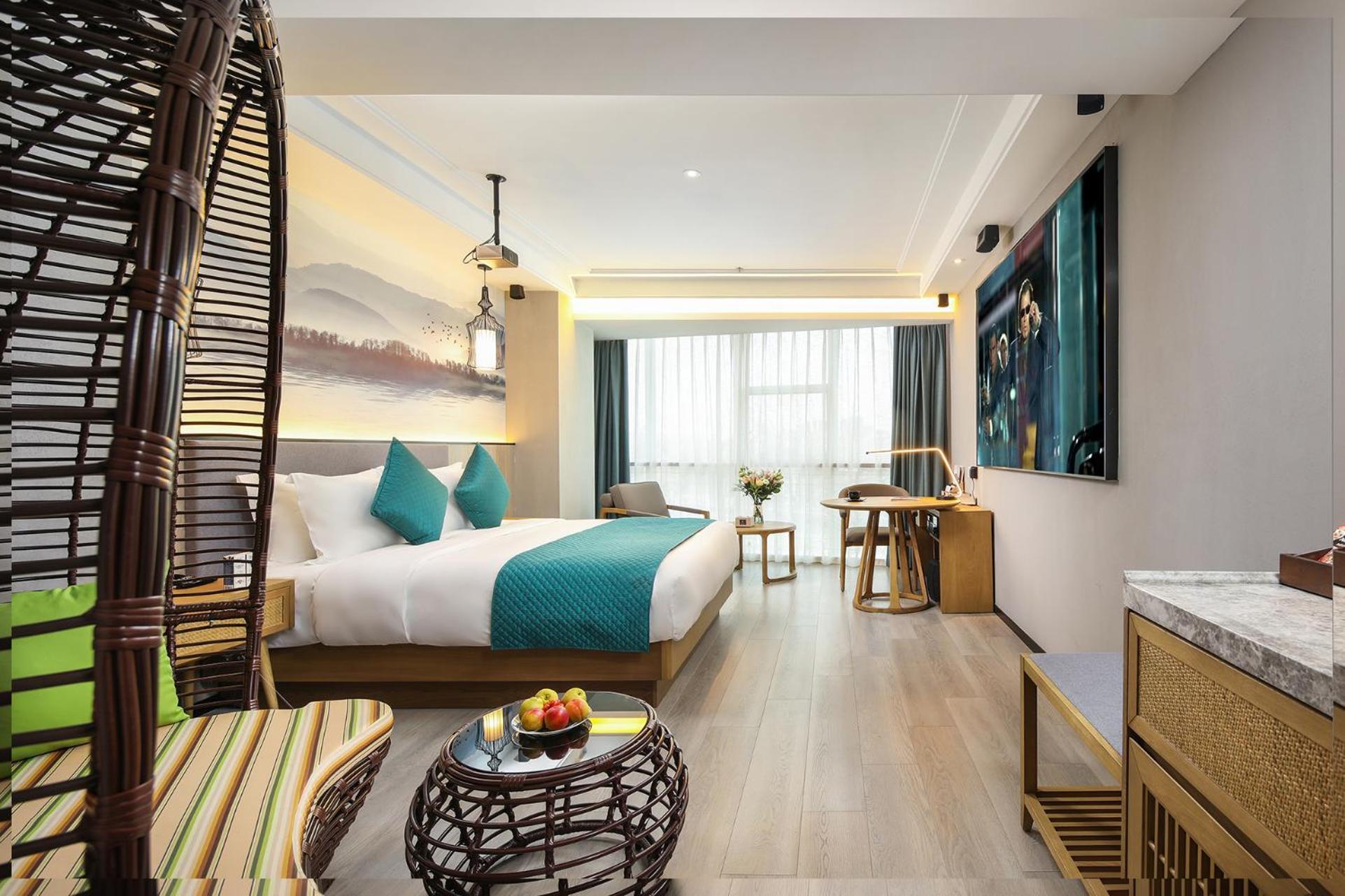 Mehood Lestie International Hotel Nancun Wanbo Metro Station Branch - Free Shuttle Bus To Canton Fair Complex During Canton Fair Period & Free Breakfast & Free Afternoon Tea & Free Midnight Snack & Free Vpn Internet Access Экстерьер фото