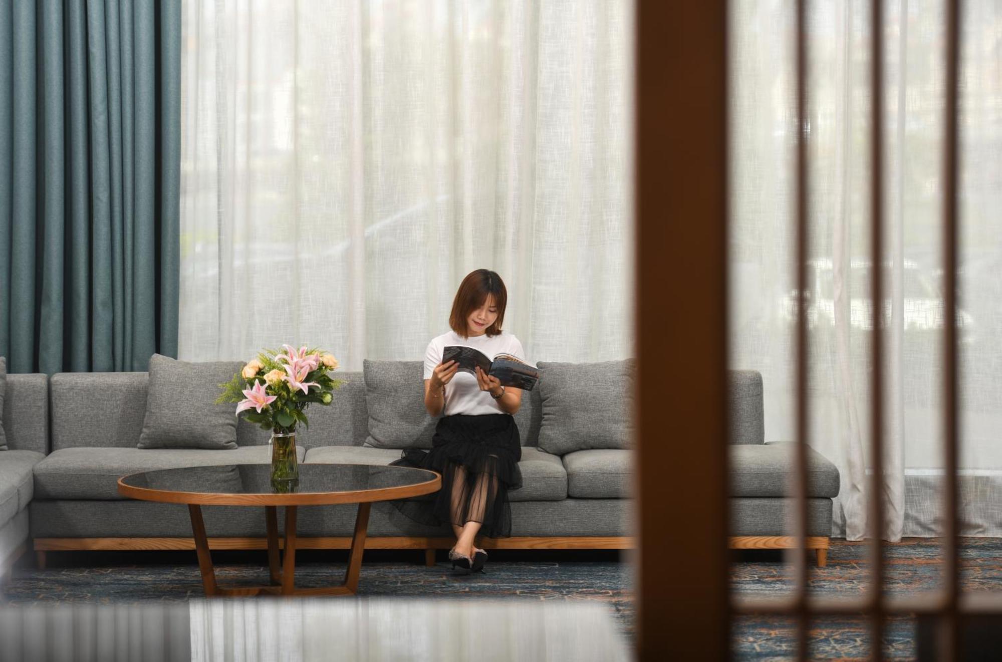 Mehood Lestie International Hotel Nancun Wanbo Metro Station Branch - Free Shuttle Bus To Canton Fair Complex During Canton Fair Period & Free Breakfast & Free Afternoon Tea & Free Midnight Snack & Free Vpn Internet Access Экстерьер фото