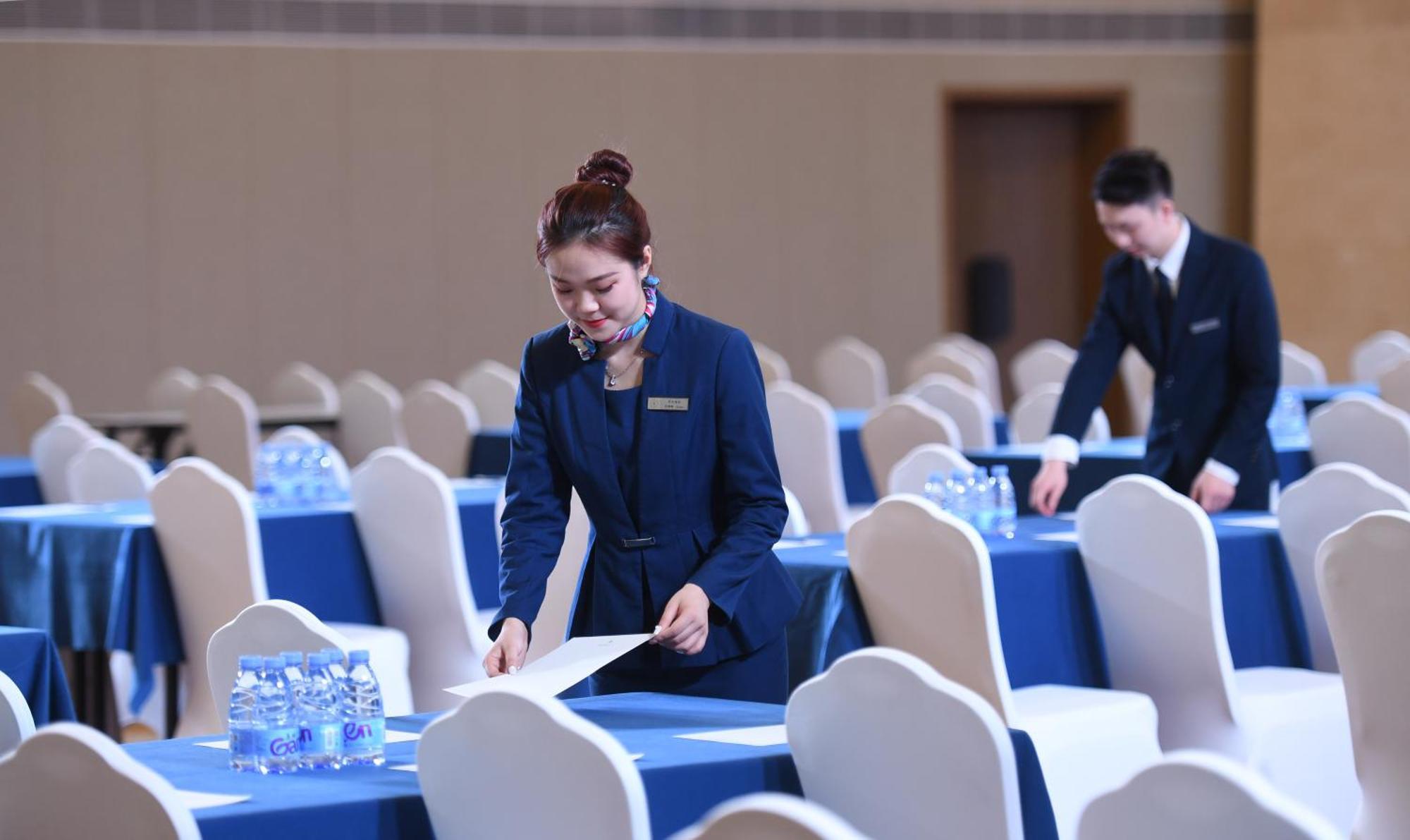Mehood Lestie International Hotel Nancun Wanbo Metro Station Branch - Free Shuttle Bus To Canton Fair Complex During Canton Fair Period & Free Breakfast & Free Afternoon Tea & Free Midnight Snack & Free Vpn Internet Access Экстерьер фото